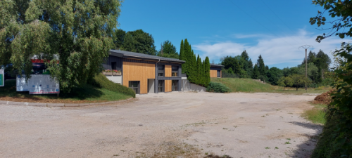 Pôle scolaire vue terrain de sport