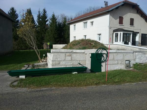 Fontaine vue angle gauche rapprochée après travaux