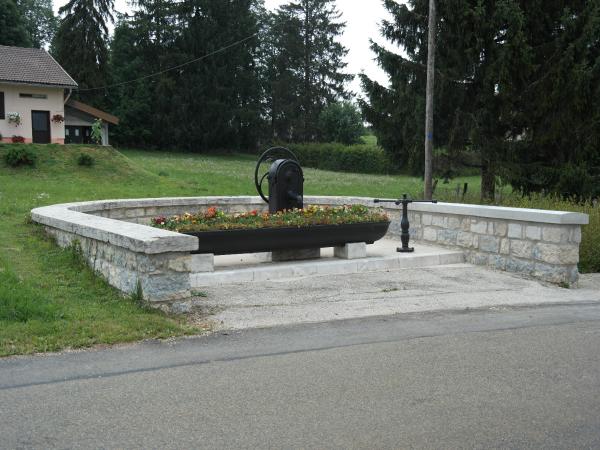 Fontaine vue angle gauche